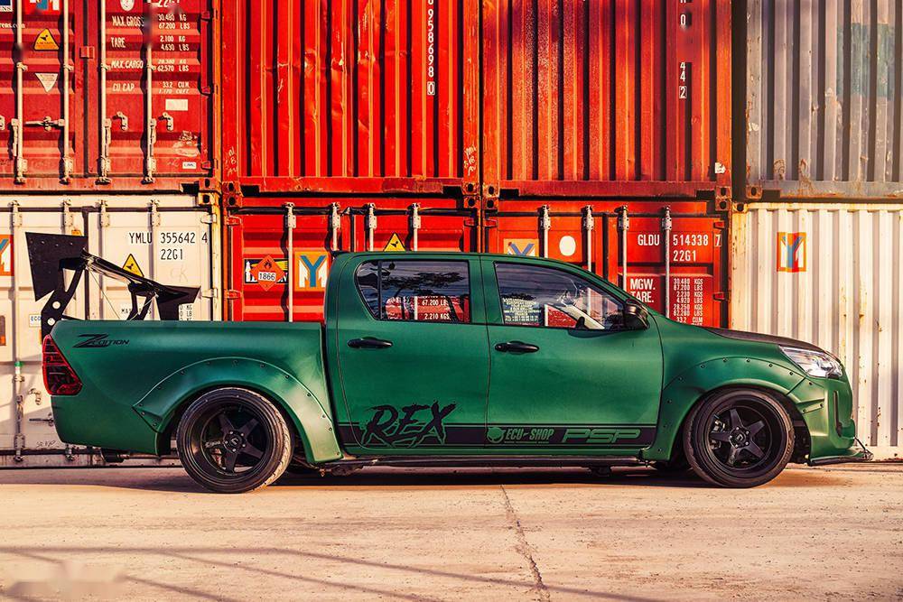 近日,某泰国改装厂出品了一台低趴