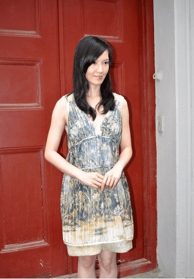 林熙蕾真是娘胎里带出来的魅力好身材穿v领装曲线突出真成熟