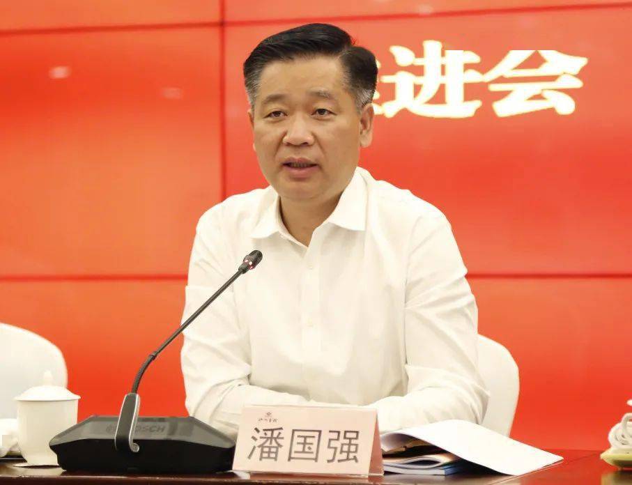 苏州市建设全国文明典范城市推进大会召开潘国强在我市续会上作工作