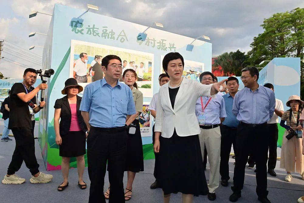 海南省人民政府副省长王路,海南省旅游和文化广电体育厅厅长孙颖等