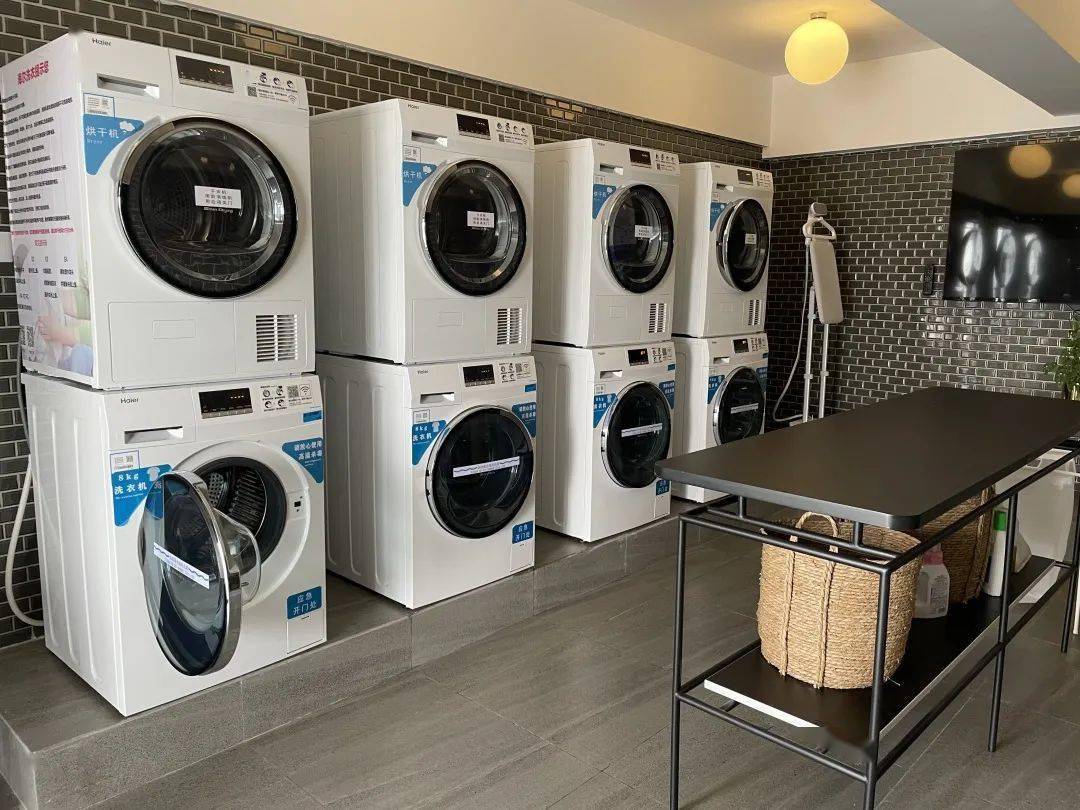 在天台设有公共洗衣房以及烧烤工作间,供所有租户使用.