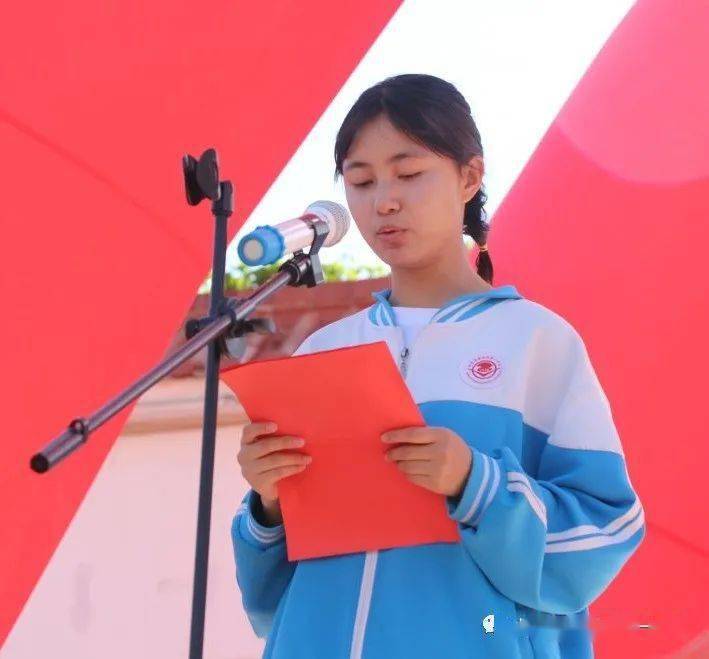 《康乐一中授予2021届高三学生毕业证的决定》副校长贾