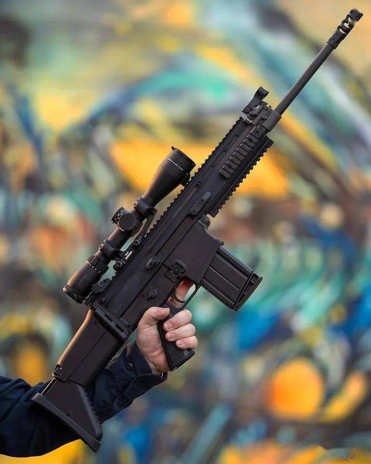 沉稳憨厚的体态fn公司scar17步枪美图欣赏