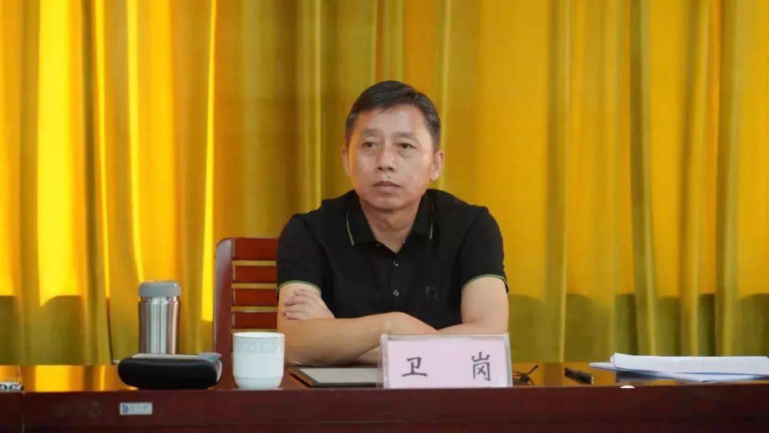 瑞丽市委副书记,市长尚腊边汇报疫情防控工作情况.