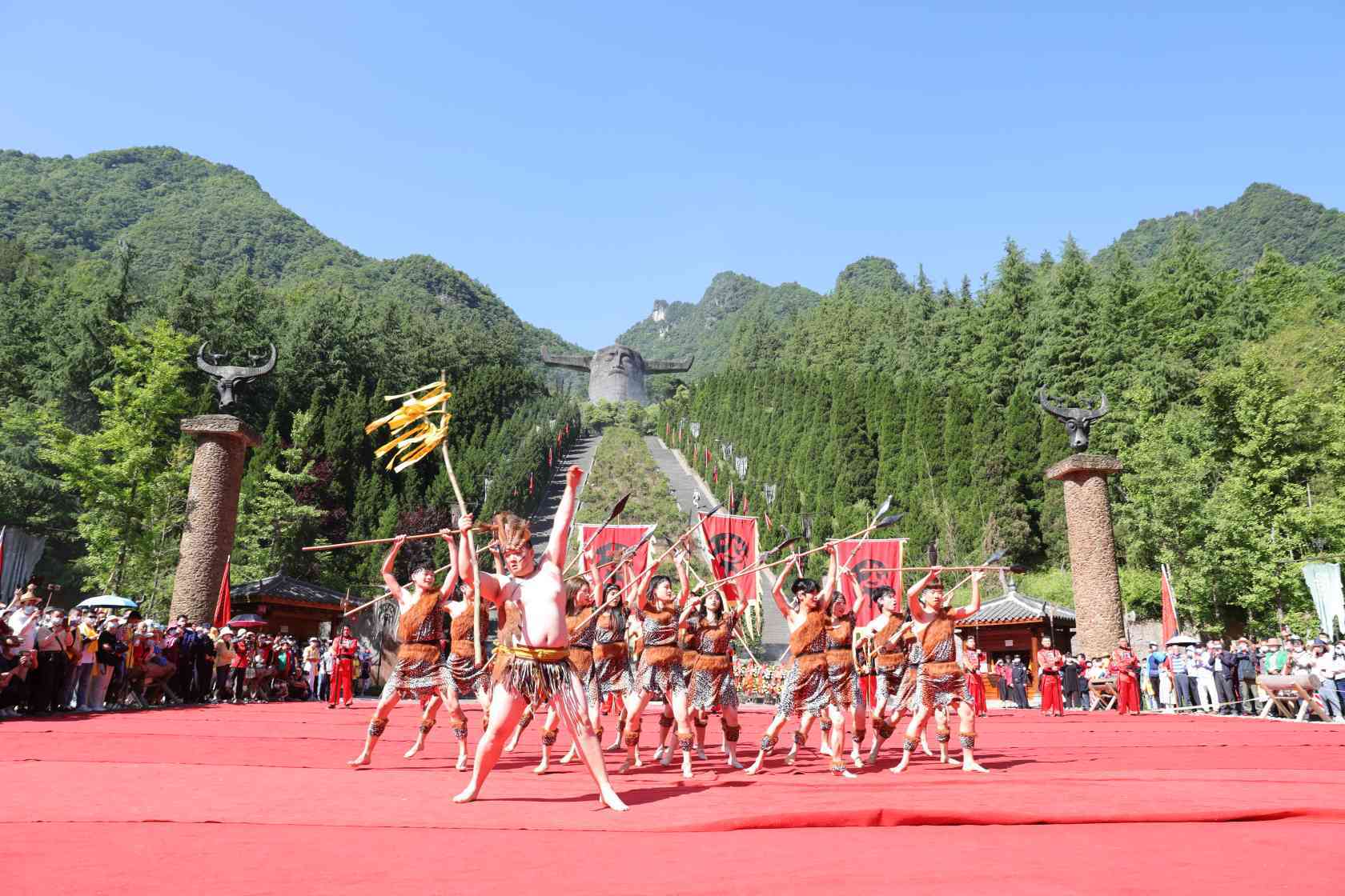 三省四地三陵一坛共祭炎帝始祖神农架举办辛丑年华夏始祖炎帝祭祀大典