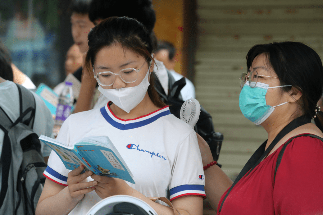 高考第一天现场直击