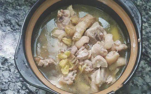 广东名菜姜酒鸡不加1滴水做法简单适合初秋吃