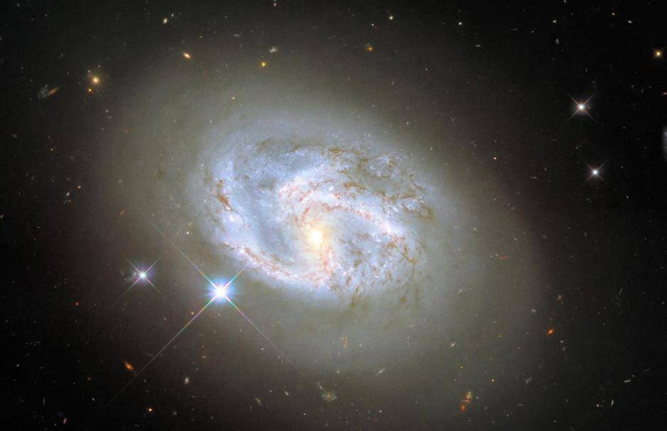 椭圆|哈勃太空望远镜再次捕捉到螺旋星系 这次是NGC 4680