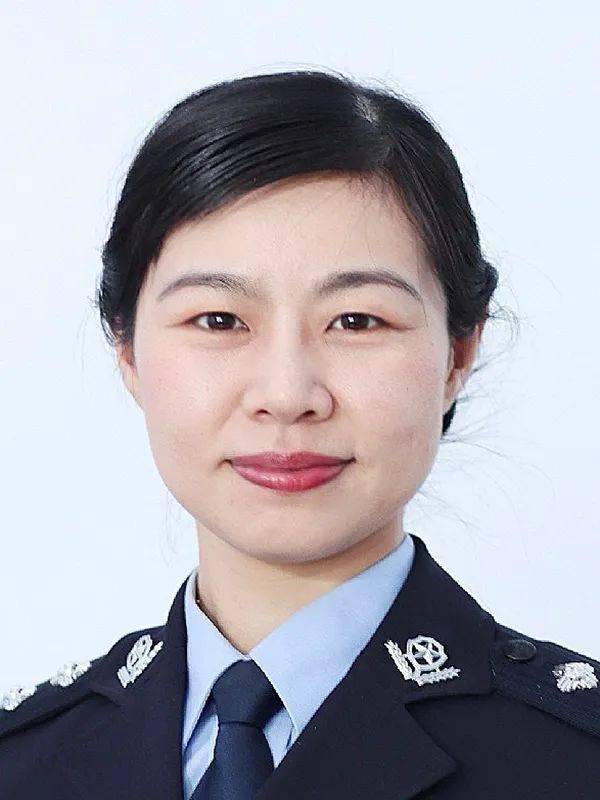 庆祝建党百年 致敬公安英模 | 刘欣:铸就监所安全的铿锵女警