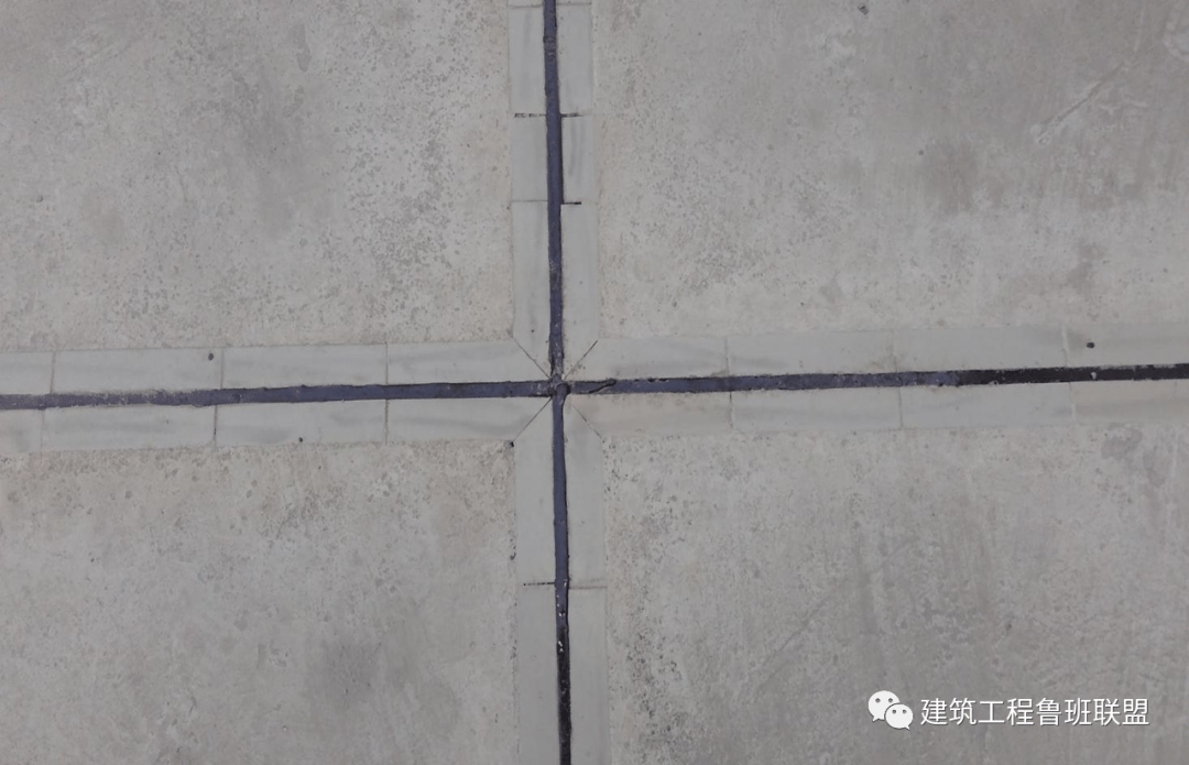 屋面保护层分格缝如何施工现场示例