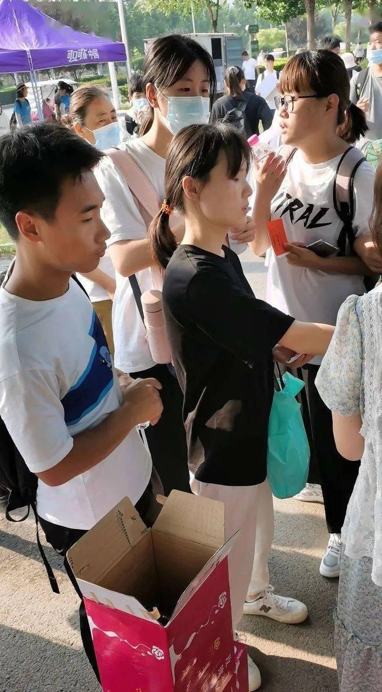 战鼓铮铮马蹄疾