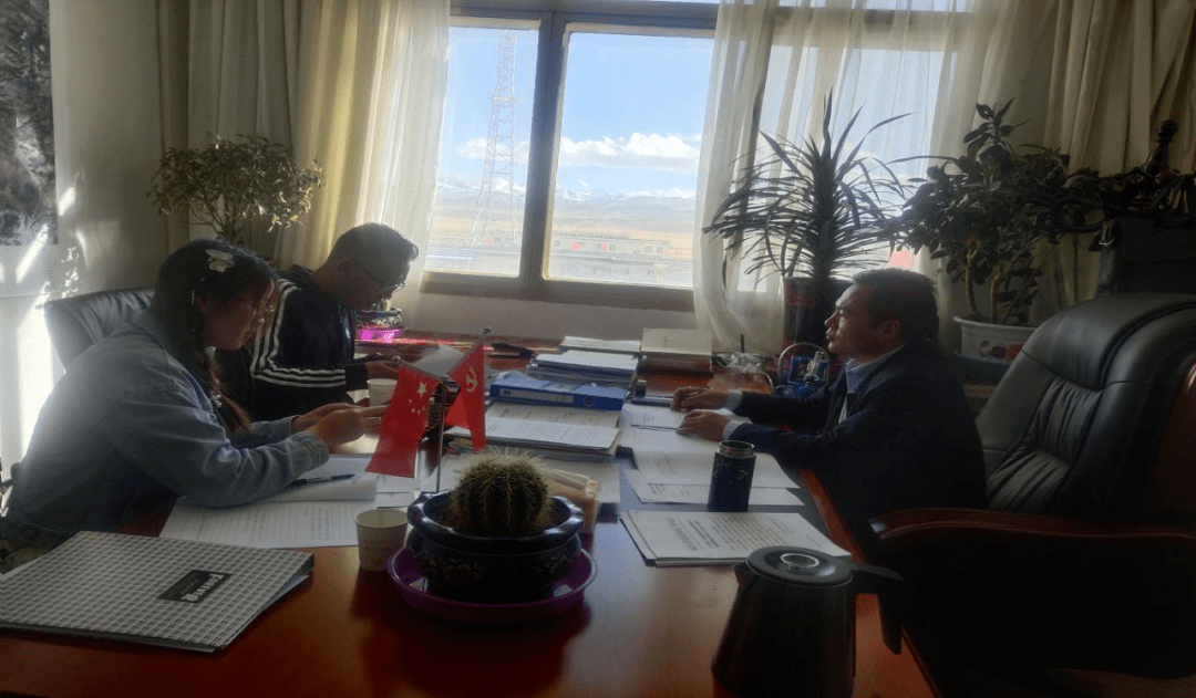 岗巴县委书记与政法各单位一把手开展第二轮谈心谈话活动