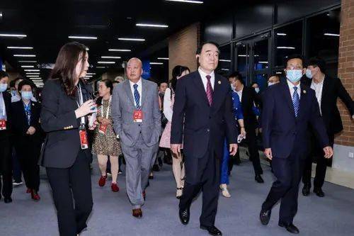 天狮李金元出席亚洲博鳌全球健康论坛第二届大会
