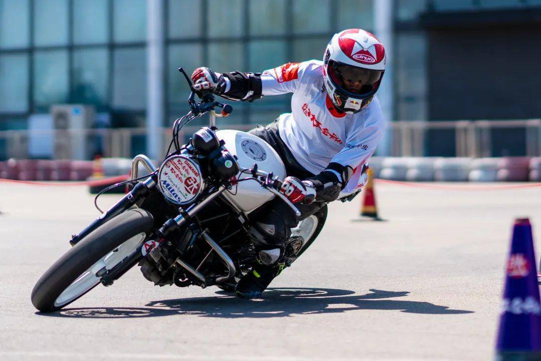 金卡纳体验赛欢迎报名!-公交驾校摩托车嘉年华_搜狐汽车_搜狐网