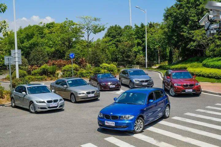 阿站长开车开着3系轿跑带你玩转厦门