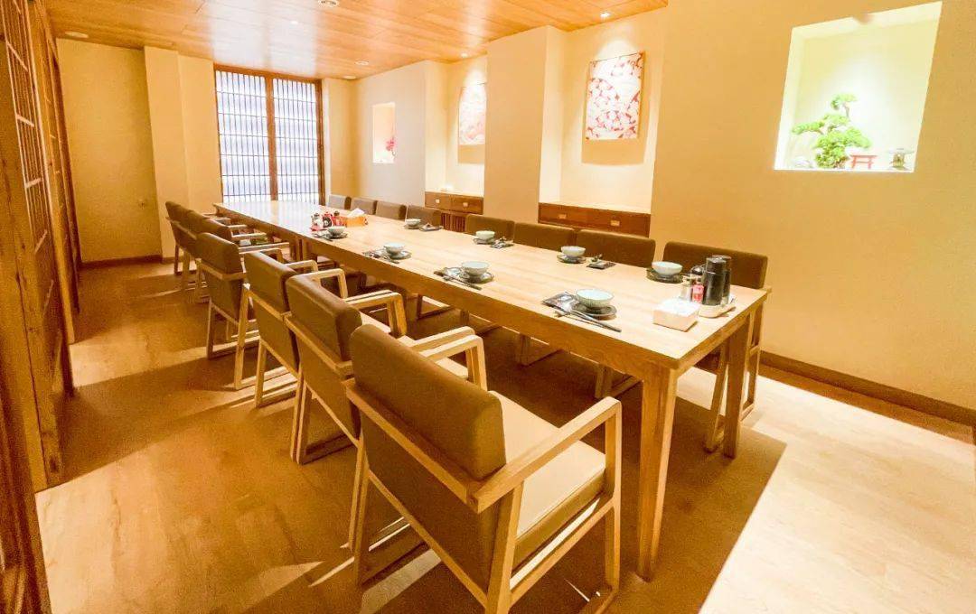 能胜任商务宴请的超大包厢