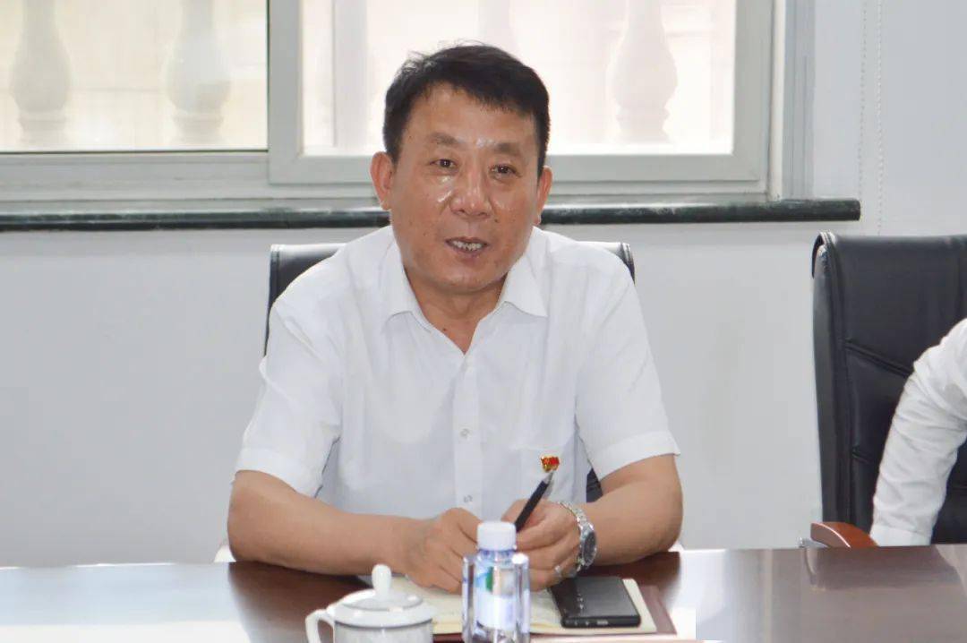 刘连栋一行参观了津维交通工程公司智能交通设施展厅和精益公司机动车