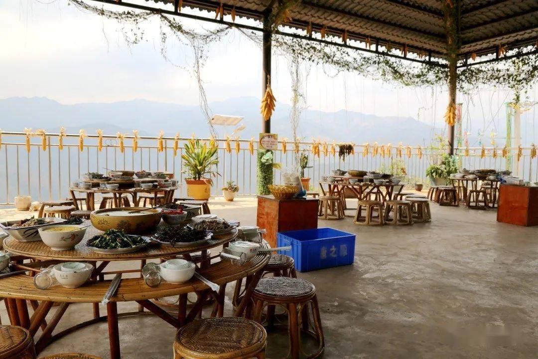 休闲,商务,舒适,经济……总有一款适合你01凯迪宾馆地址:红河街道凤凰