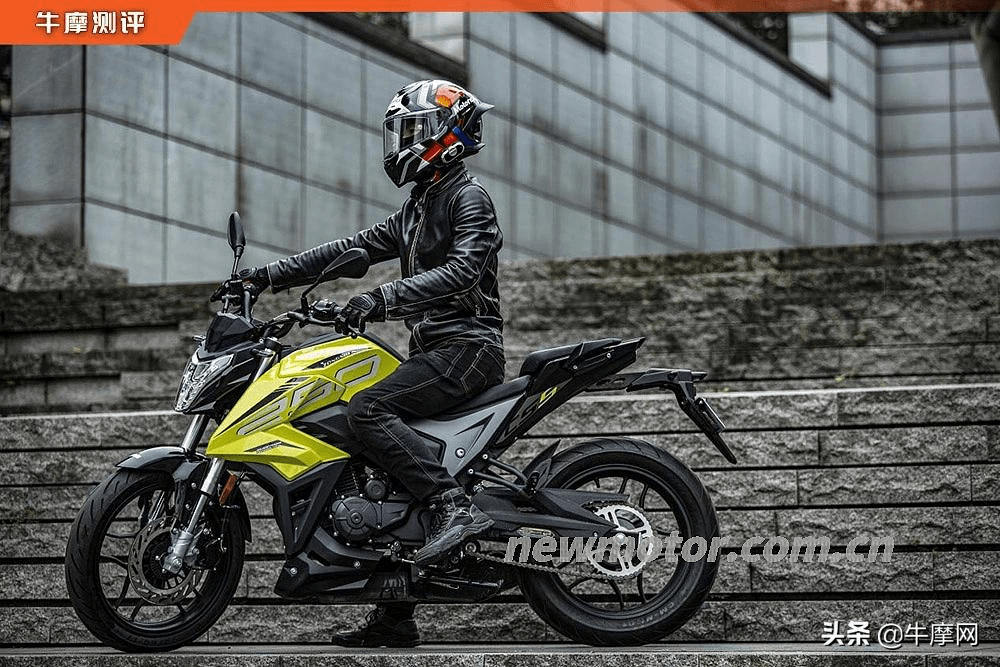 宗申250r是宗申"潮"系列车型里面,专门针对年轻用户群体打造的都市