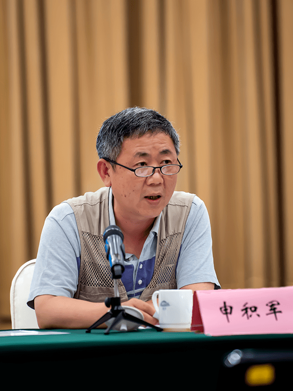 经验和新成就,对于指导全国的艺术创作,我个人认为具有普遍的借鉴意义