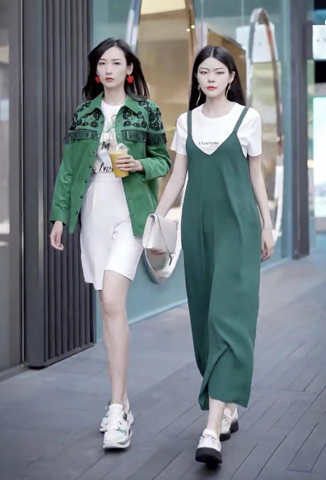 穿腻了黑白灰,试试彩色穿搭,上身洋气又吸睛,拒绝做路人甲_女生