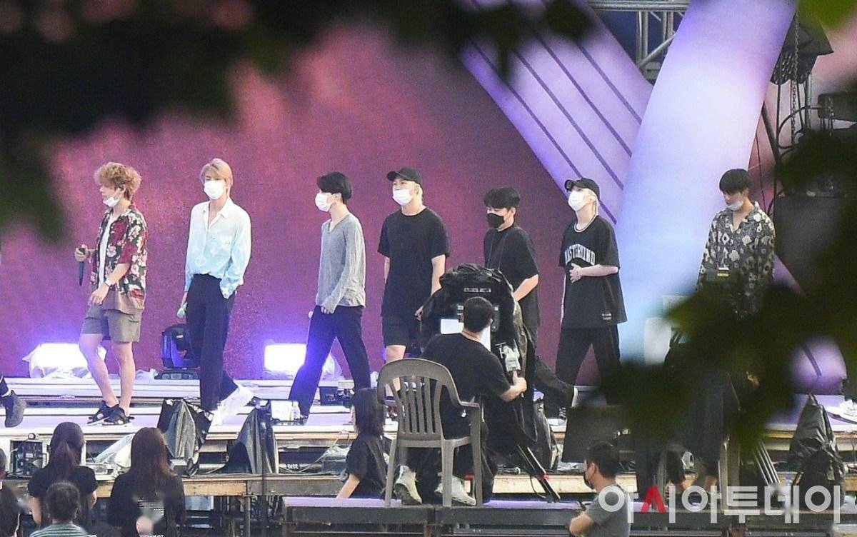 防弹少年团今日进行“BTS 2021 MUSTER 小宇宙”公演彩排_手机搜狐网