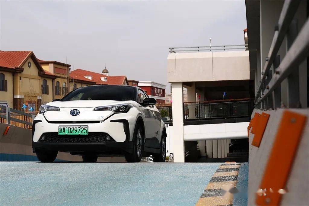 评测 内心安静外形跳脱体验广汽丰田c Hr Ev 车型