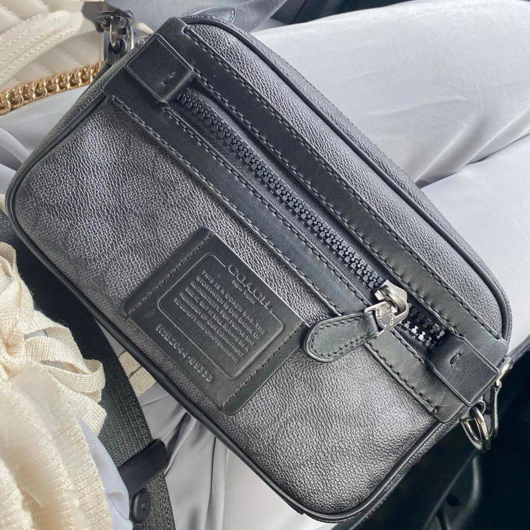 coach蔻驰新款男士相机包最新款男士相机包 在专柜纠结了很久颜色
