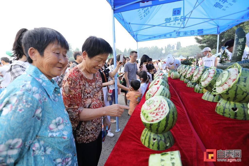 西瓜大王評比吃西瓜比賽第九屆自貢九洪西瓜節開幕