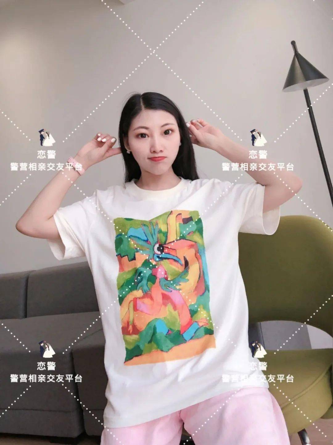 95年会计 超美女神 温柔上进 有个人工作室 想认识北京的警察小哥哥 嘉宾