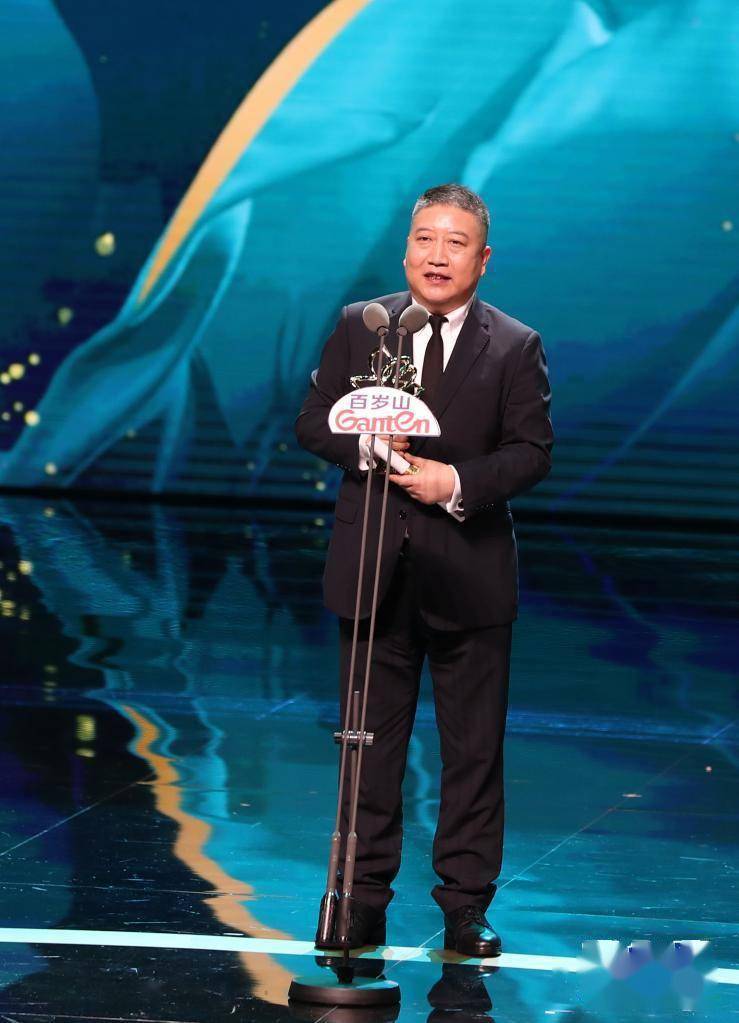 6月10日,《觉醒年代》导演张永新获最佳导演奖.