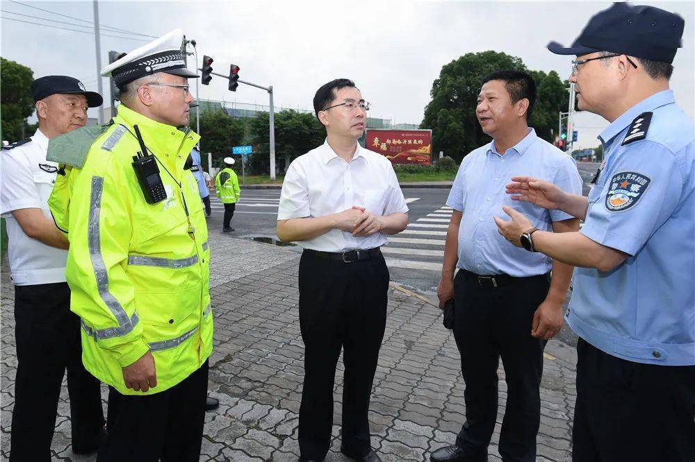 刘文村刘必权图片