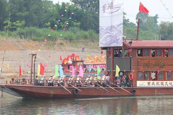 川江号子表演 伍向前 摄