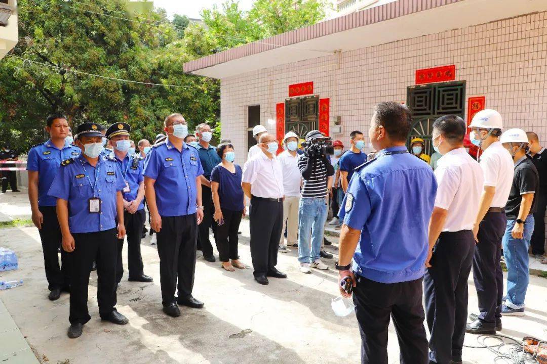 谢岗镇拆除违建动真格!这栋违法建筑被强制拆除