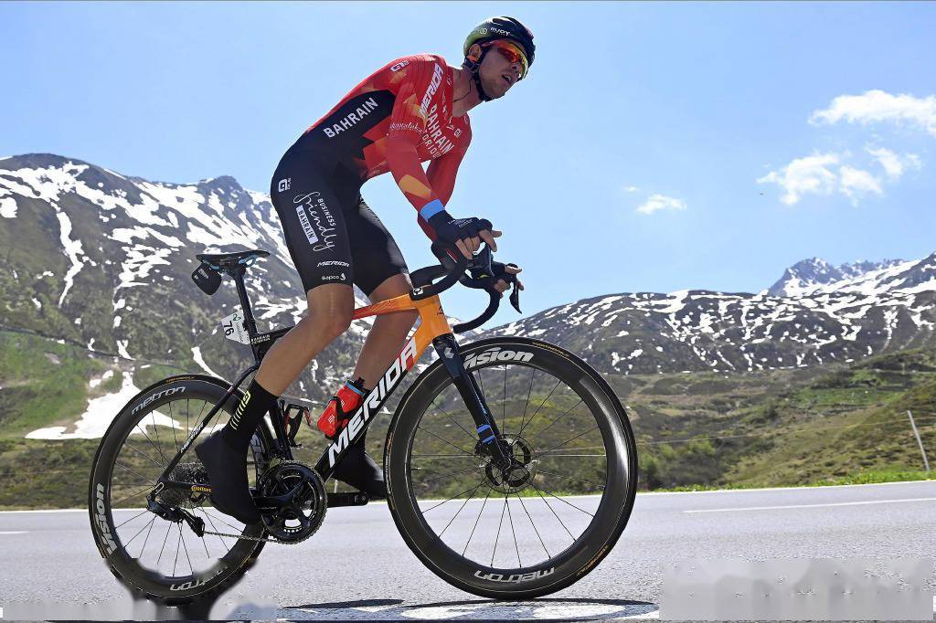 双冠入荷巴林胜利车队满载而归