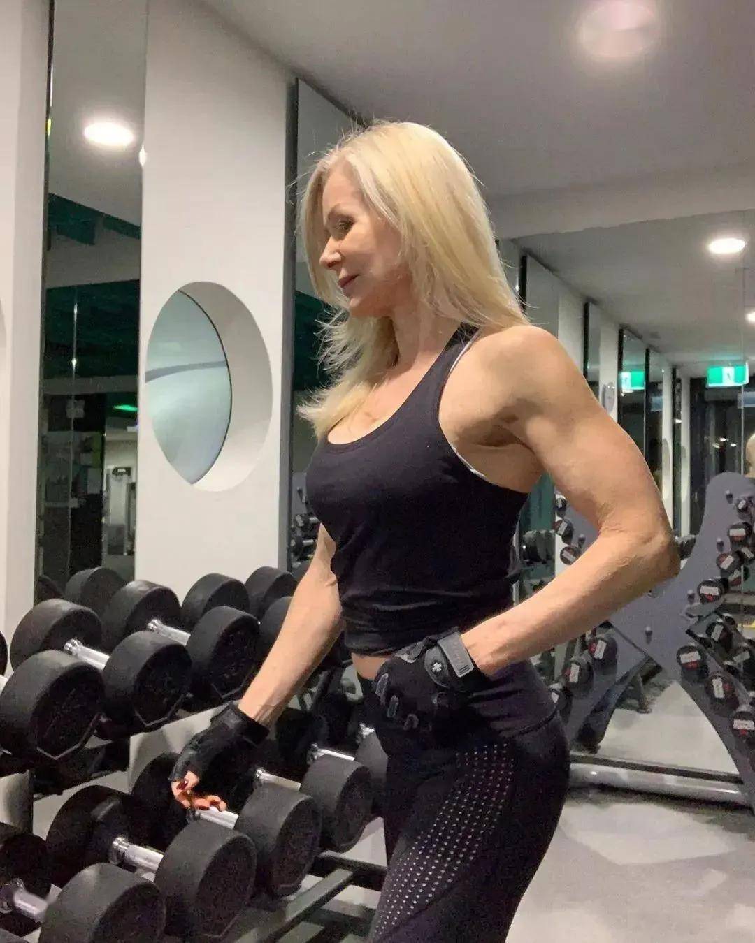 澳洲奶奶坚持健身16年65岁身材性感似20岁少女让人羡慕