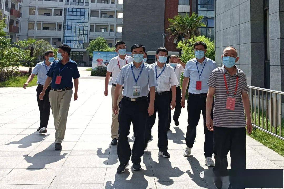 县领导来舒城二中考点巡视中考工作