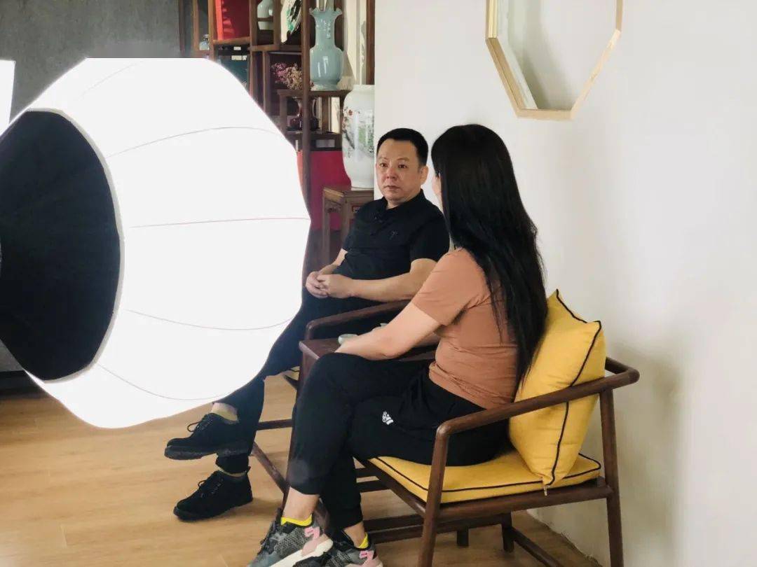 是首家进驻中国宋庄书画直播基地的直播平台