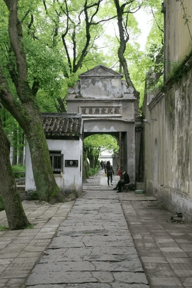 沒有烏鎮周莊盛名中國第一座被列入世界文化遺產的江南小鎮