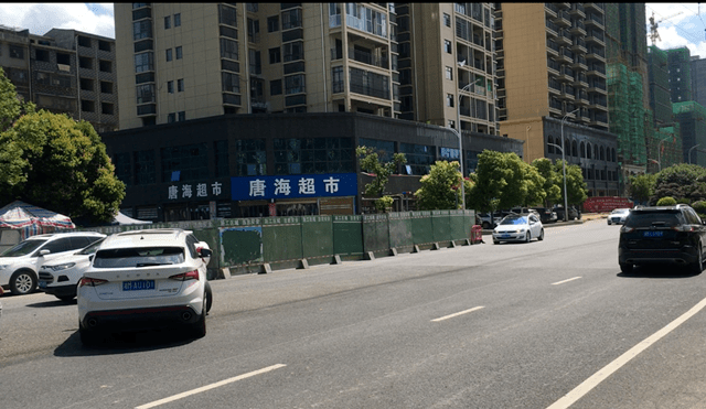 【民声调查】冷水滩区进贤路施工围挡半年之久无人施工?