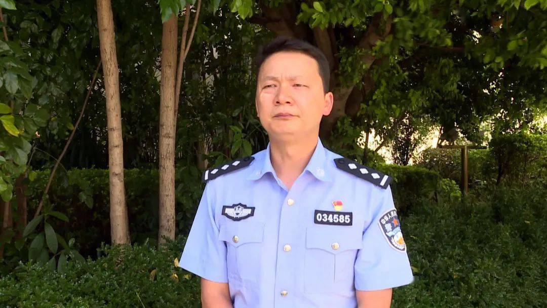 许玲静●责编:徐宏伟 王彦伟●监审:许建勋许继昌●总监:周瑞魅力石屏