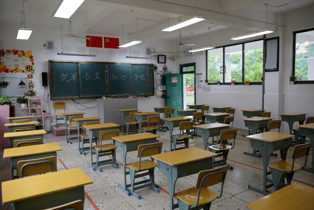 标准规范的考场布置.