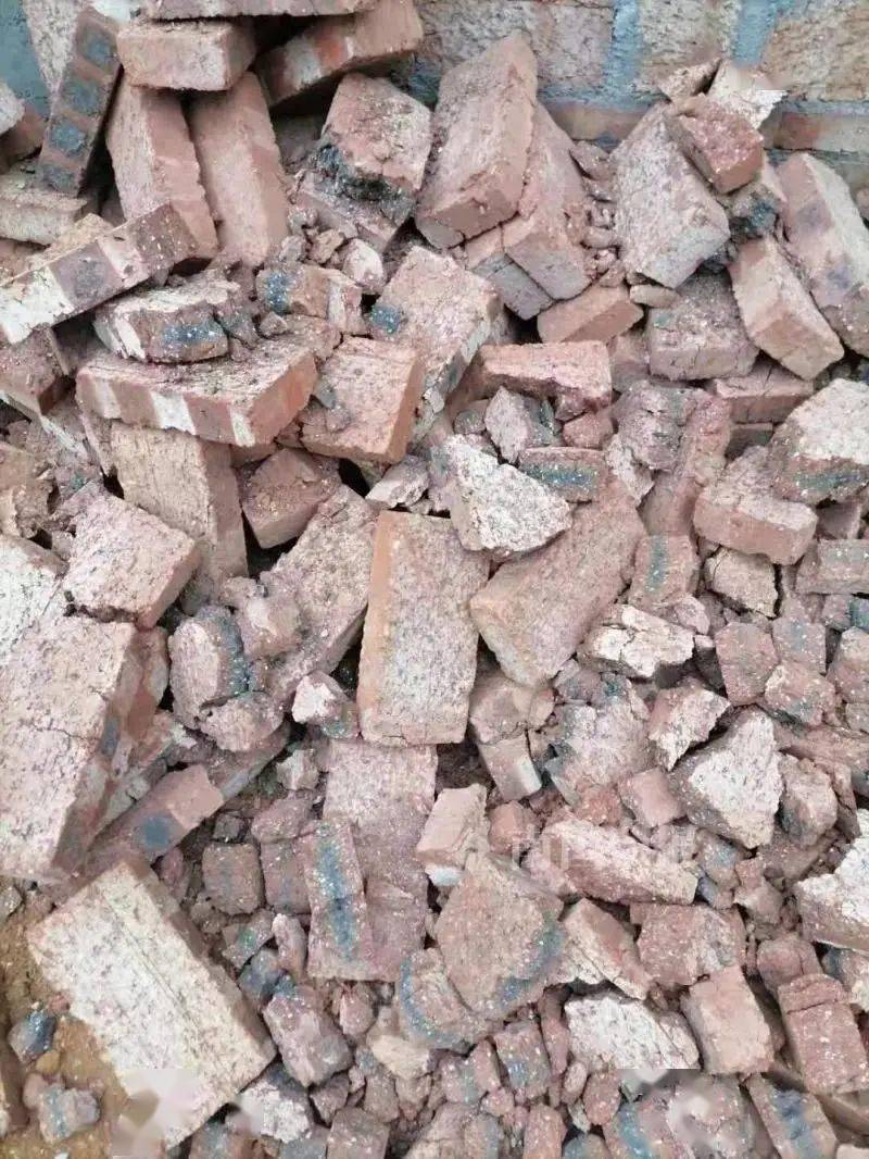 柳州上百户村民建新房买到豆腐砖一捏就碎处罚来了