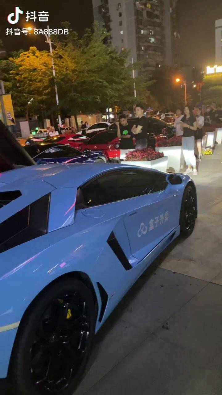 厦门沈公子包场,速度与激情9磐基首映场面比速9更精彩现场几十台超跑