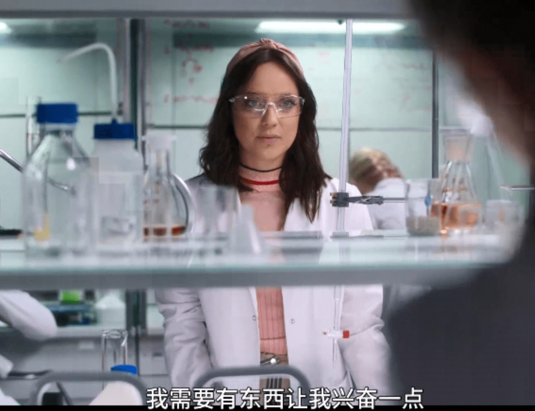 满屏肉体,我只敢深夜安利
