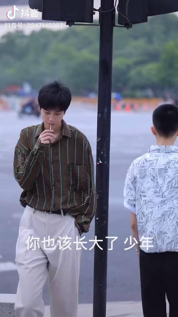 你也该长大了少年热血高校女孩