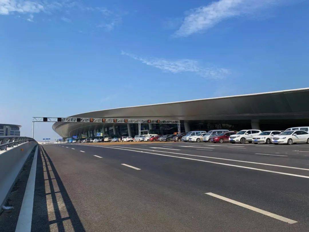 现场亲测打卡资阳64天府国际机场太近了