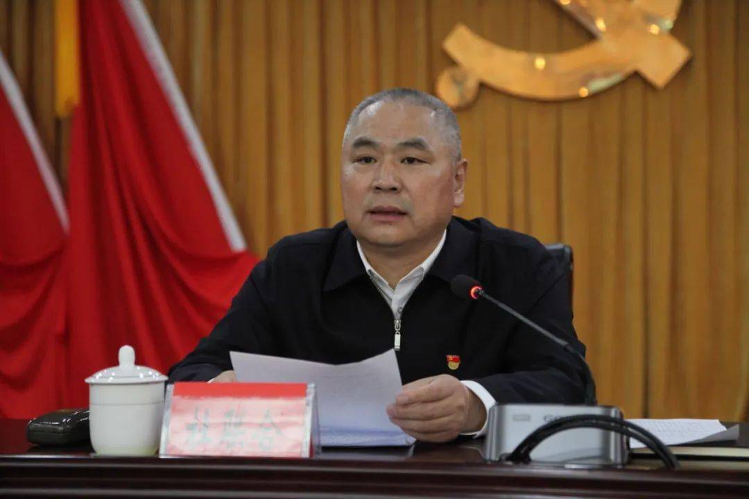 市委书记杜联合围绕"铭记革命历史,传承红色基因,永固红色江山"的主题