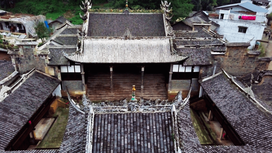 而终其一生教书育人的骆成骧以一己之力,影响了整个巴蜀地区.