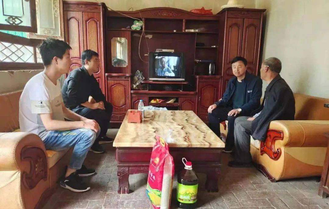 【蒿林动态】县退役军人事务局副局长陈国强一行深入蒿林乡走访慰问